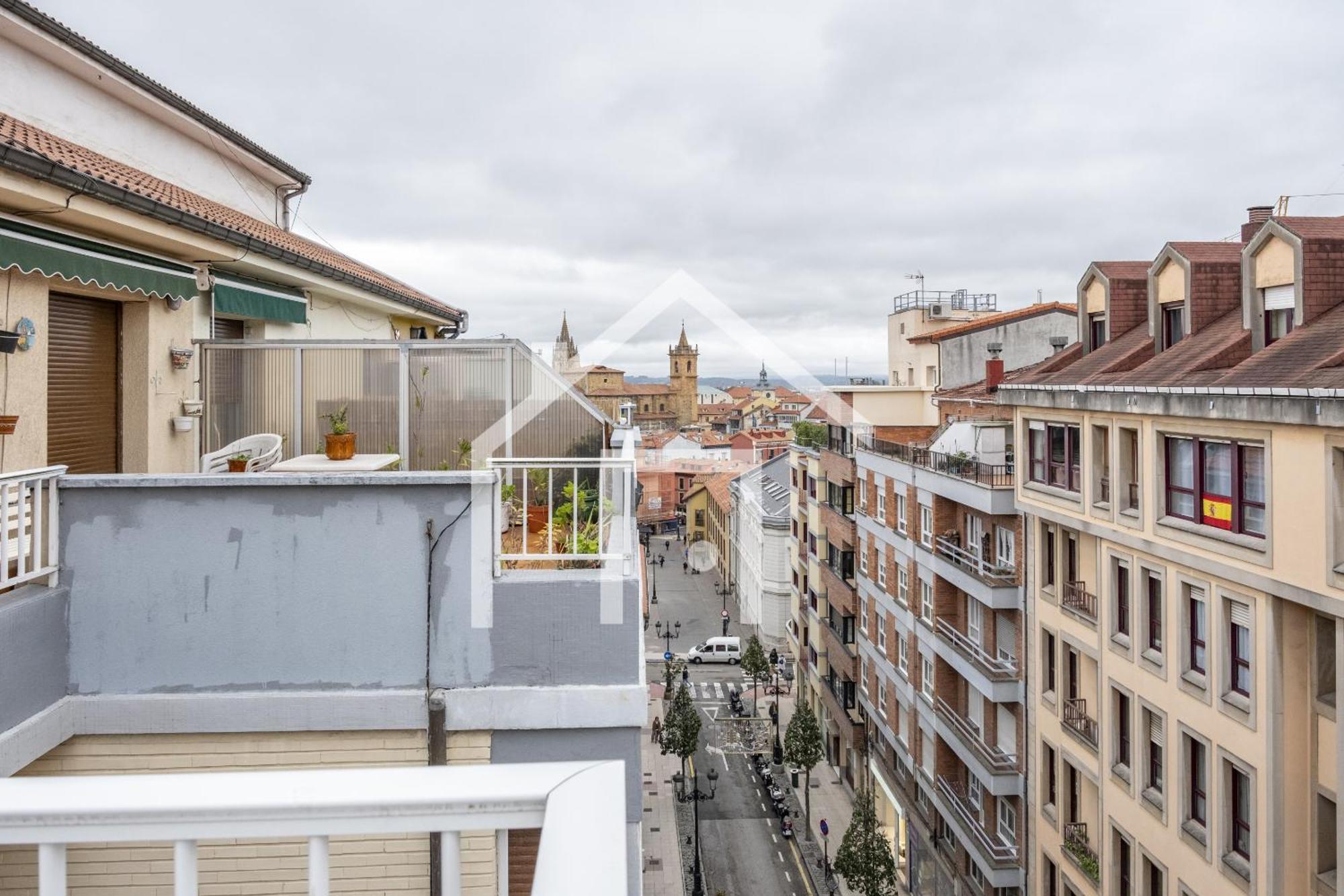 Atico Quintana Ii - Con Terraza, En El Centro Con Wifi Y Garaje Oviedo
